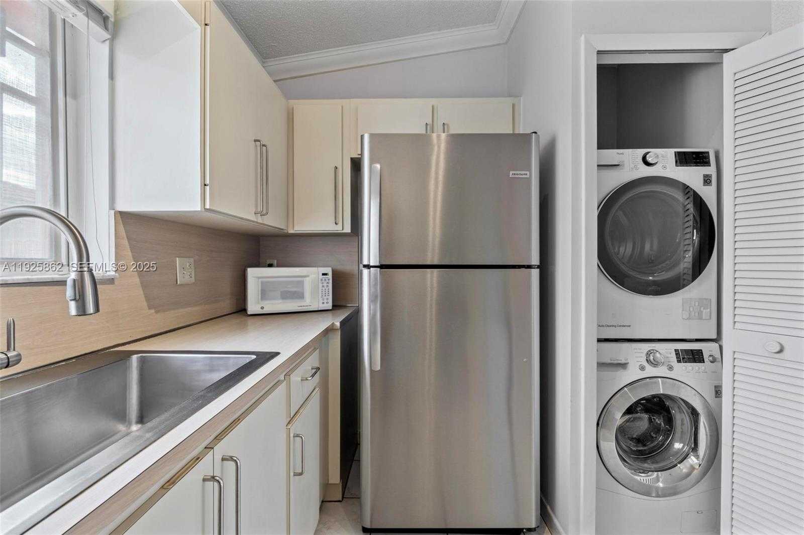 Small Image of 10101 WEST OKEECHOBEE RD #13202, Hialeah Gardens Number 16