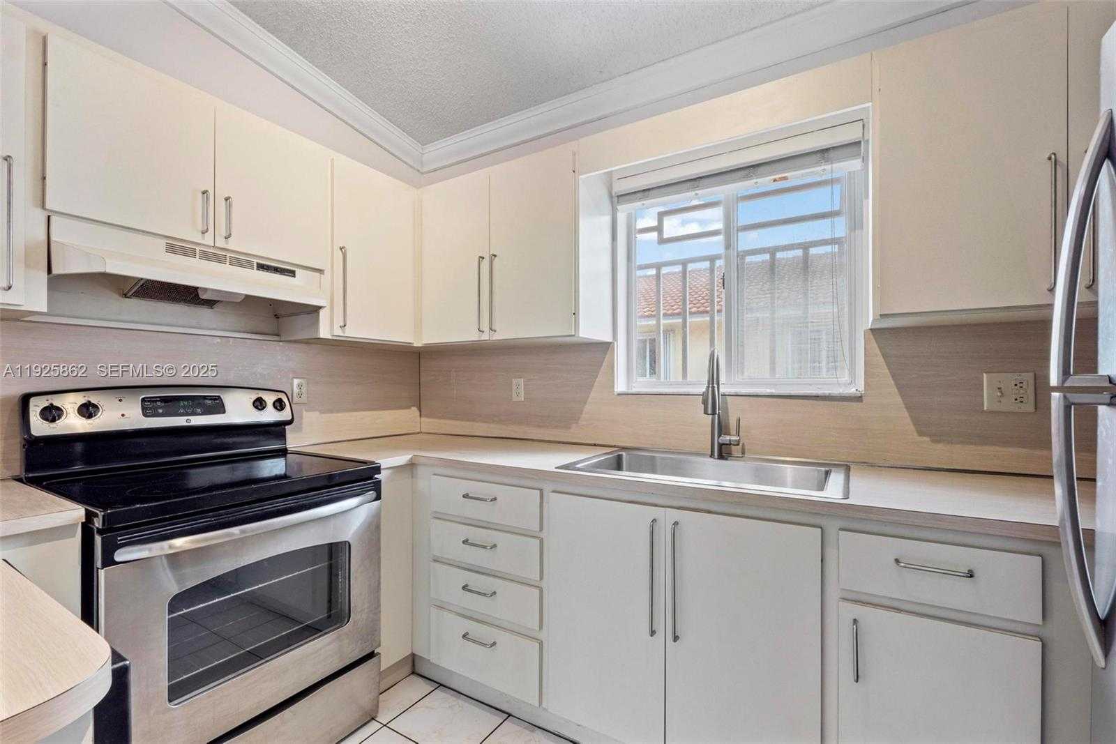 Small Image of 10101 WEST OKEECHOBEE RD #13202, Hialeah Gardens Number 17