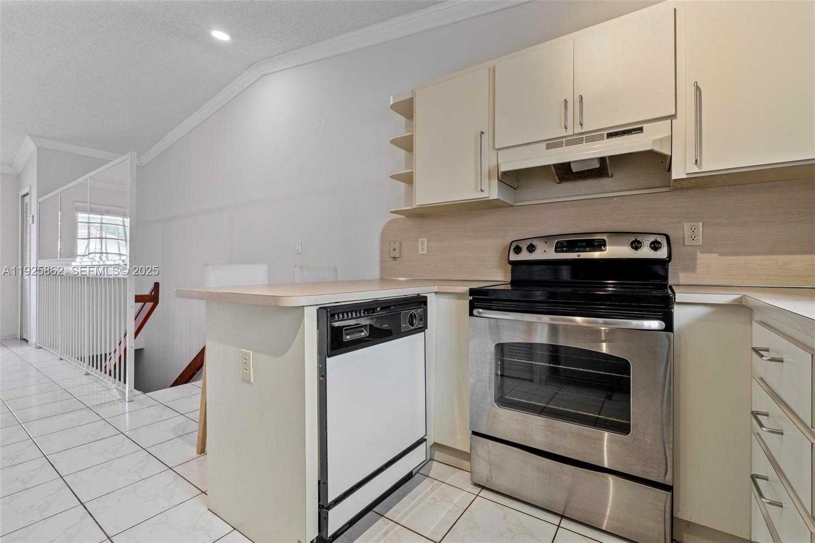 Small Image of 10101 WEST OKEECHOBEE RD #13202, Hialeah Gardens Number 18