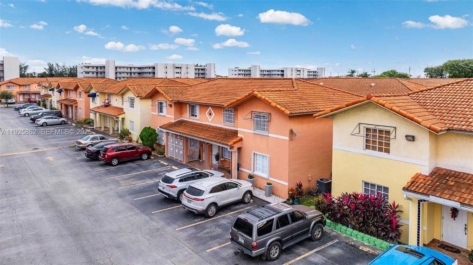 Small Image of 10101 WEST OKEECHOBEE RD #13202, Hialeah Gardens Number 3