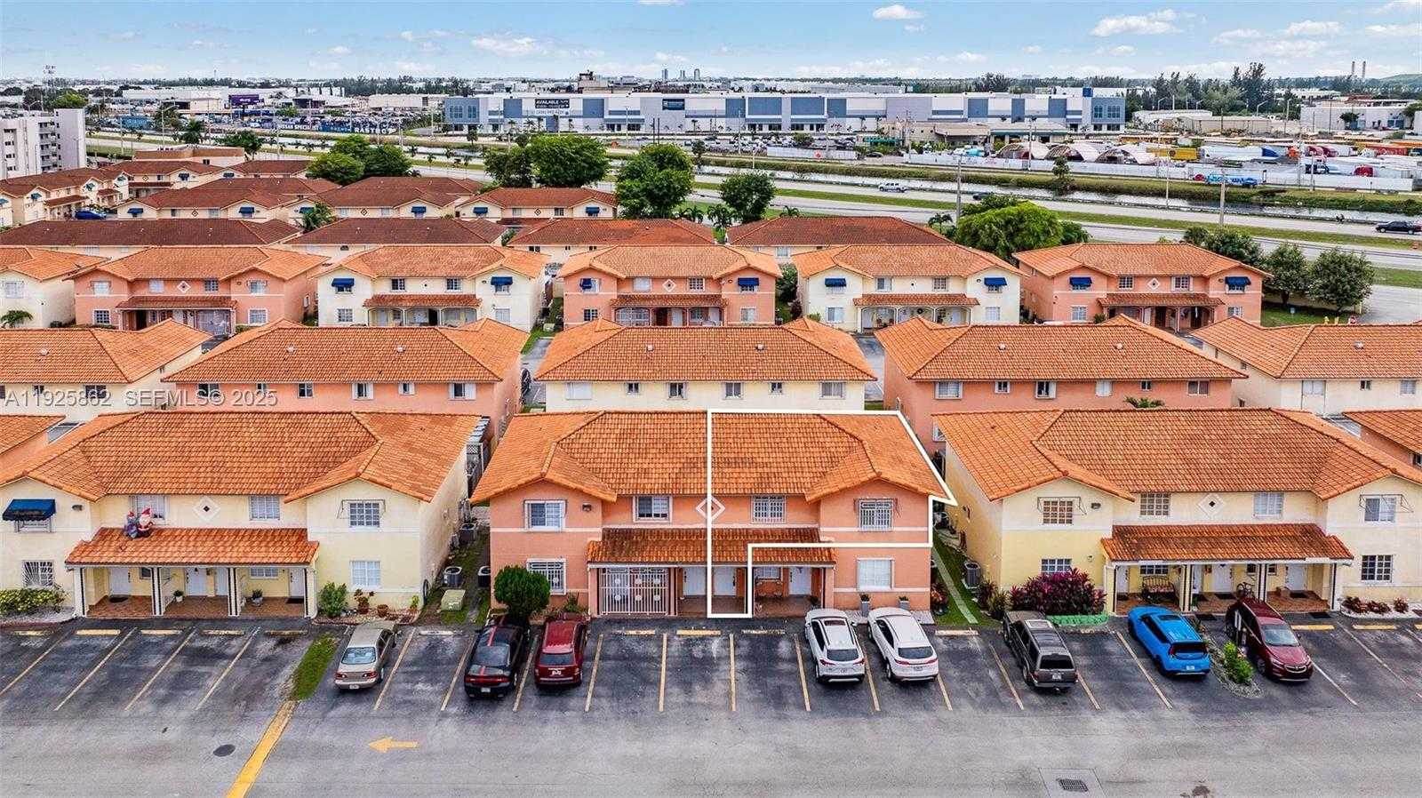 Small Image of 10101 WEST OKEECHOBEE RD #13202, Hialeah Gardens Number 5
