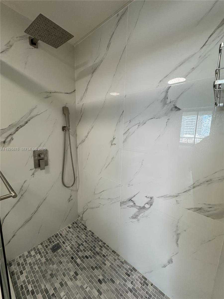 Small Image of 170 SOUTH EAST 14TH ST #1906, Miami Number 14