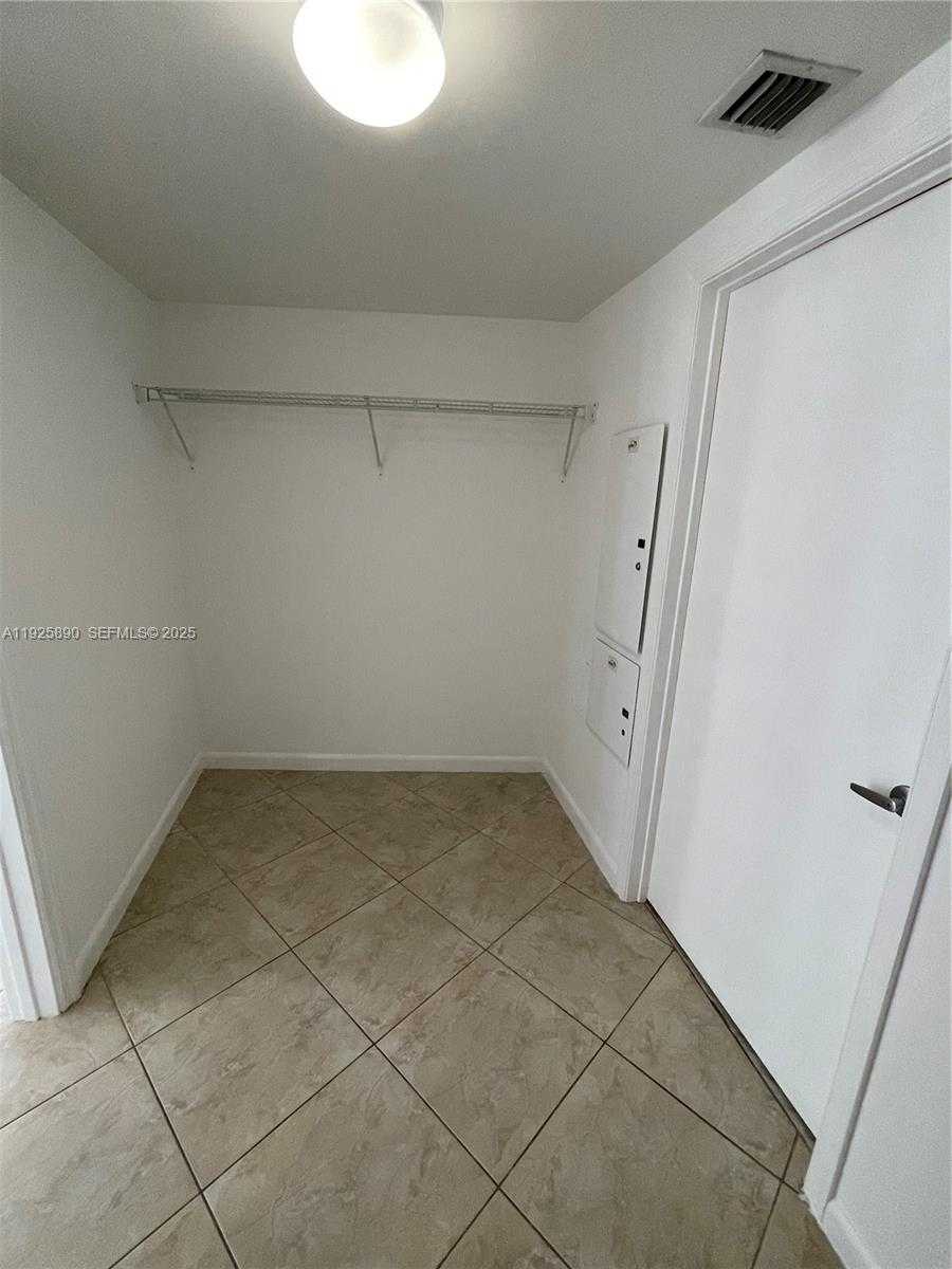 Small Image of 1750 NORTH BAYSHORE DR #3009, Miami Number 10