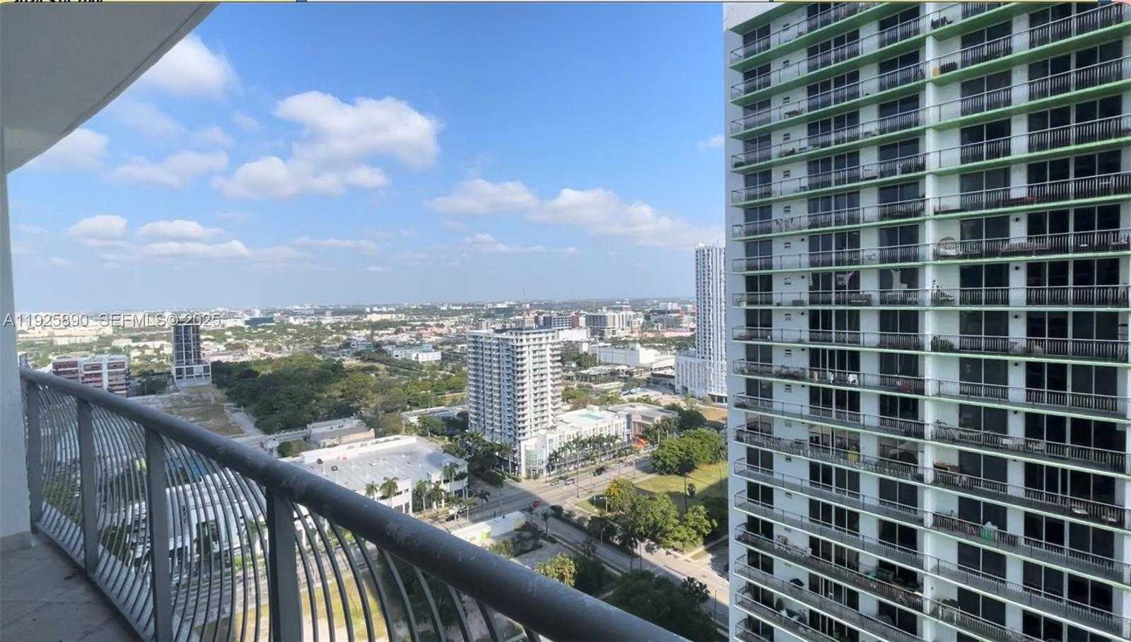 Small Image of 1750 NORTH BAYSHORE DR #3009, Miami Number 2