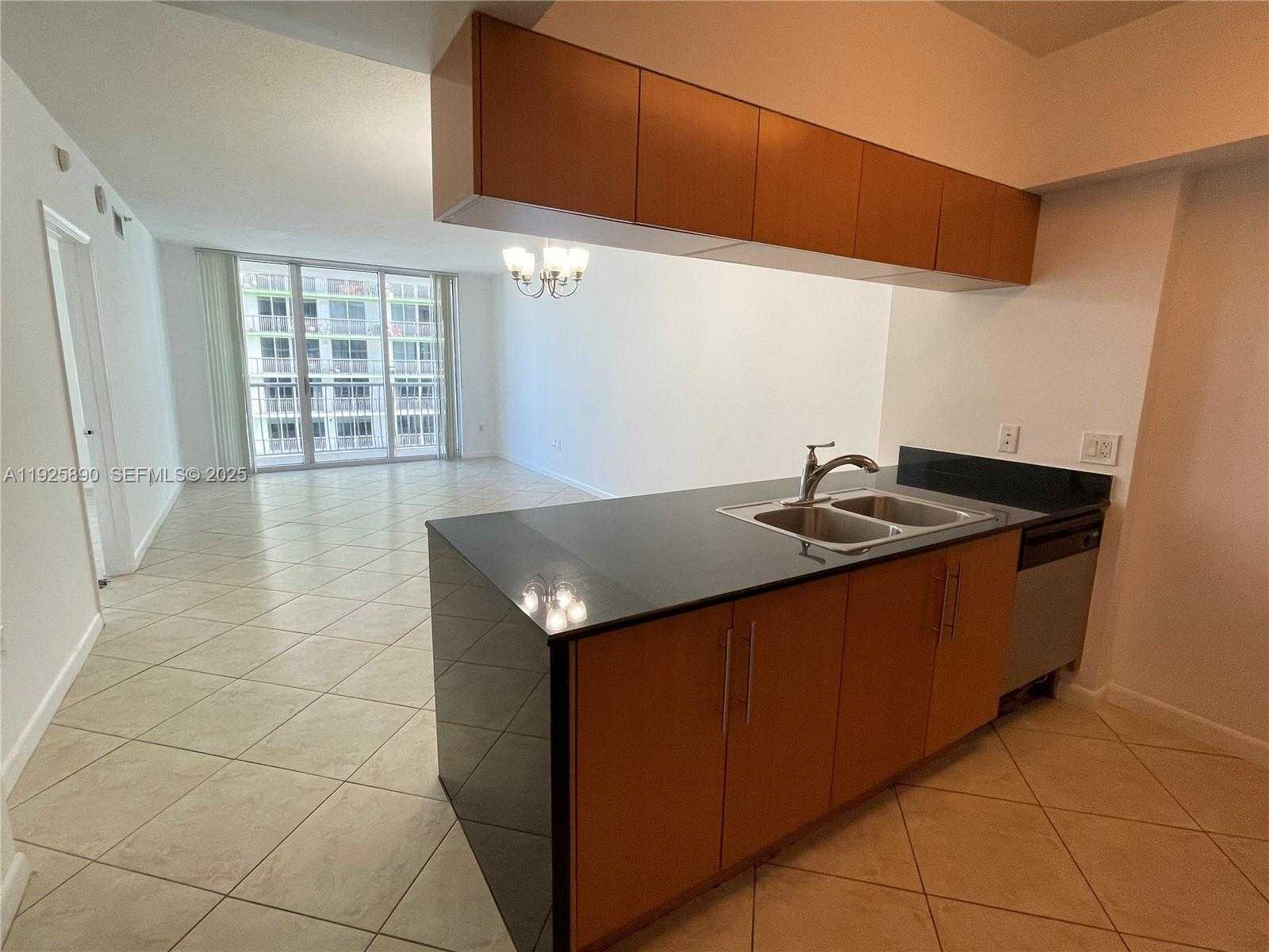 Small Image of 1750 NORTH BAYSHORE DR #3009, Miami Number 5