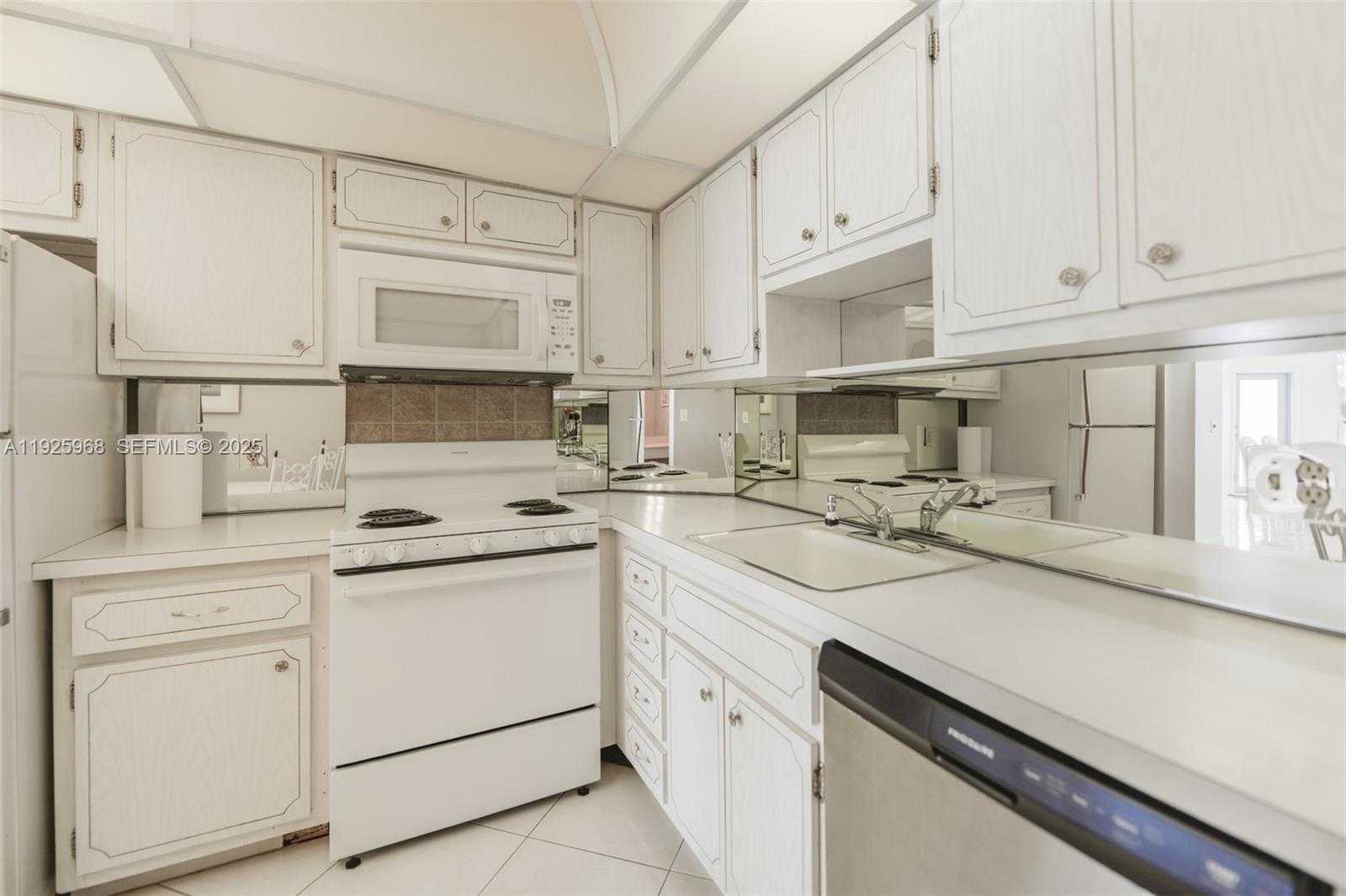 Small Image of 1950 SOUTH OCEAN DR #5Q, Hallandale Beach Number 15