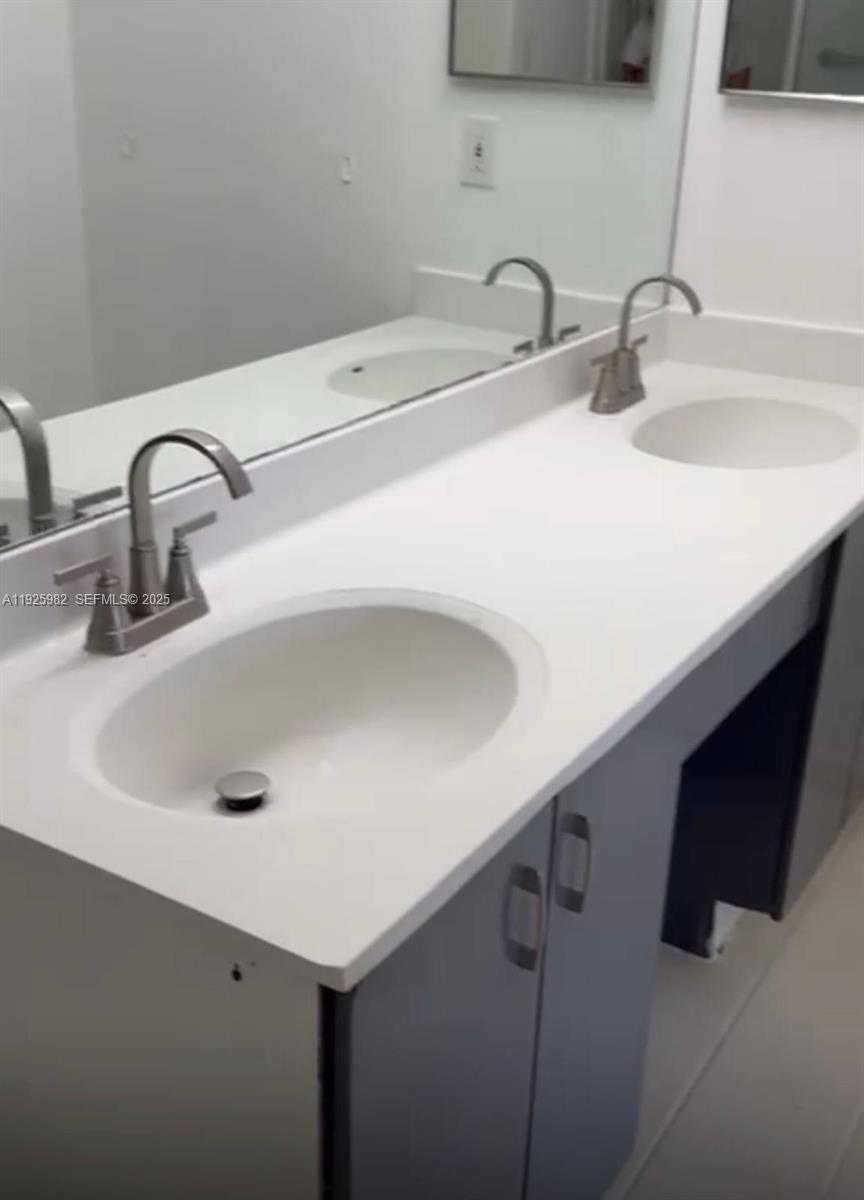 Small Image of 3300 NORTH EAST 192ND ST #1415, Aventura Number 3