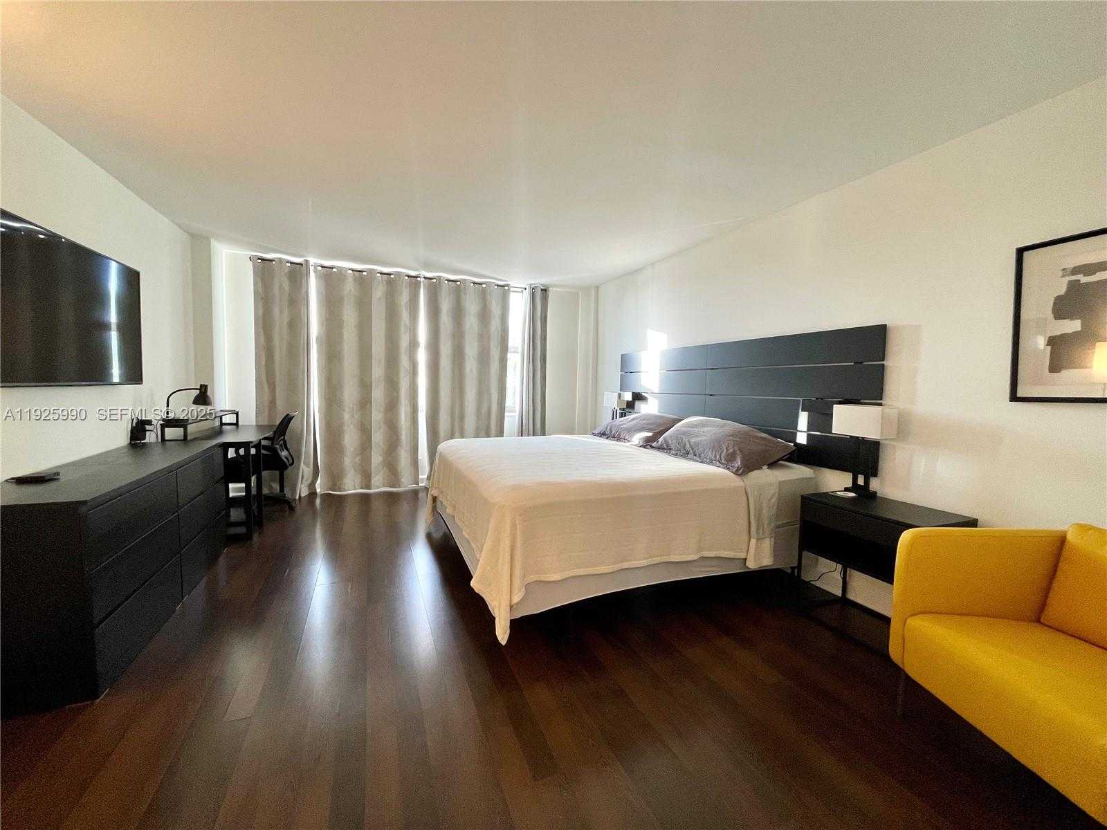 Small Image of 10101 EAST BAY HARBOR DR #402, Bay Harbor Islands Number 16