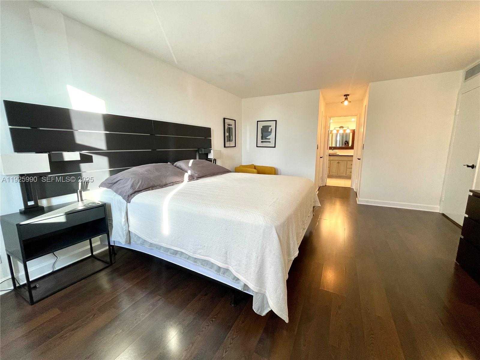 Small Image of 10101 EAST BAY HARBOR DR #402, Bay Harbor Islands Number 18