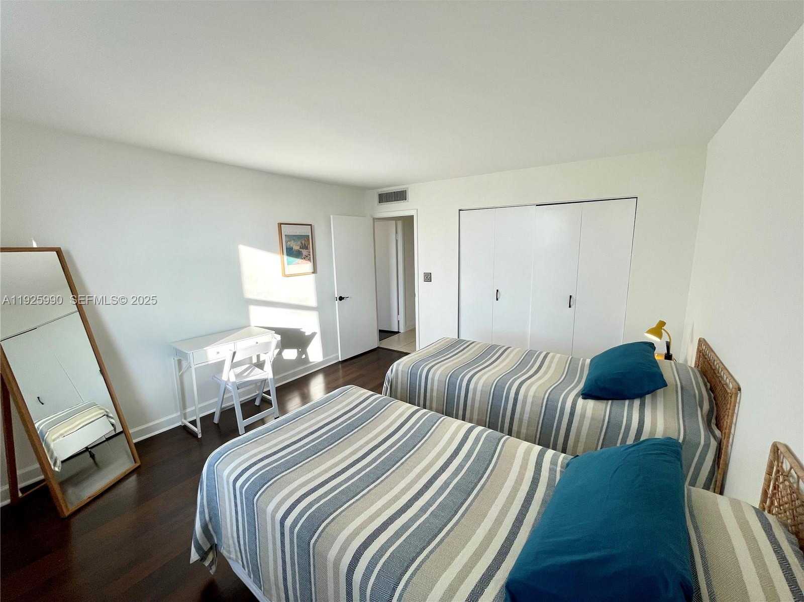 Small Image of 10101 EAST BAY HARBOR DR #402, Bay Harbor Islands Number 27