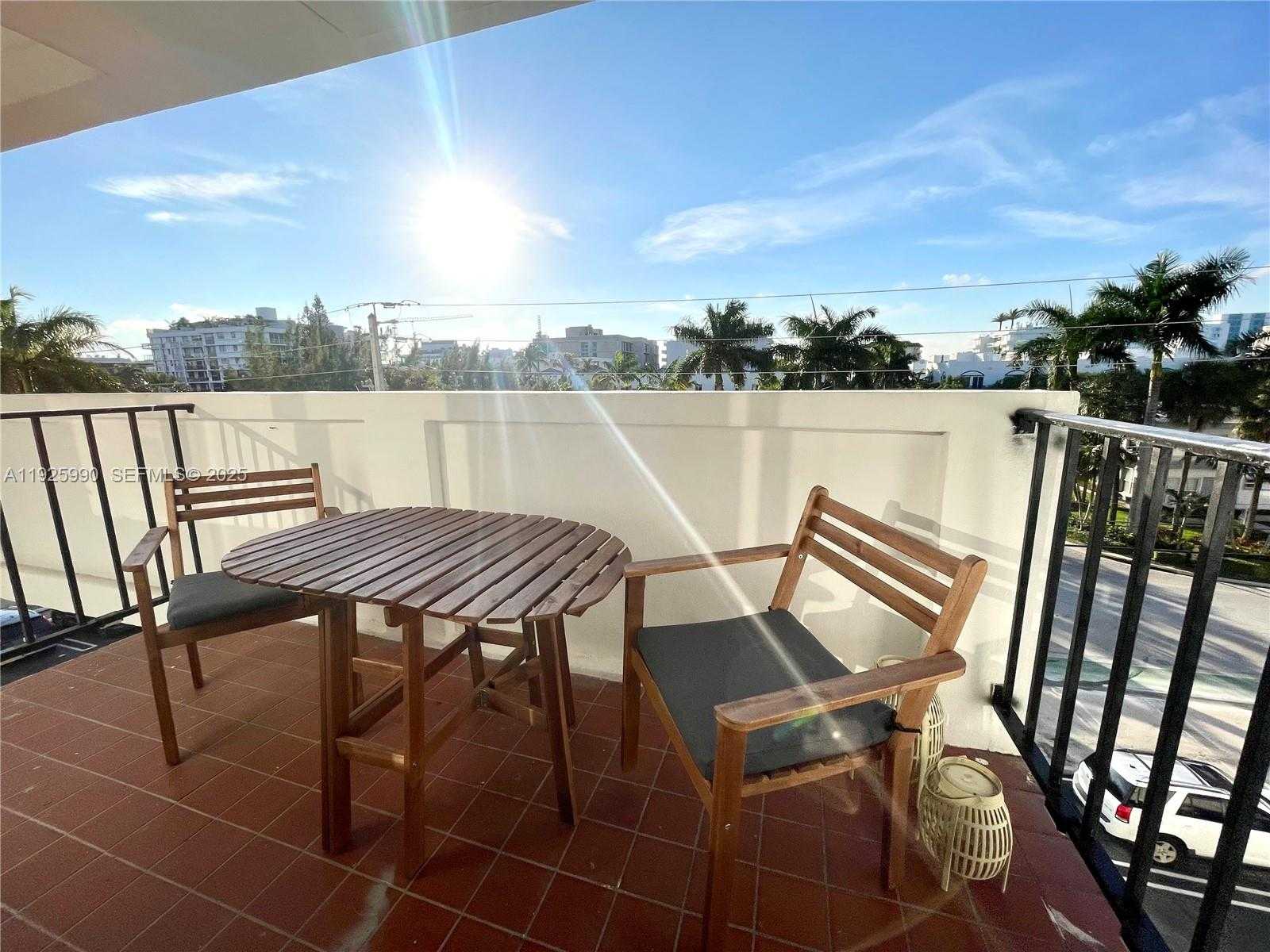 Small Image of 10101 EAST BAY HARBOR DR #402, Bay Harbor Islands Number 28