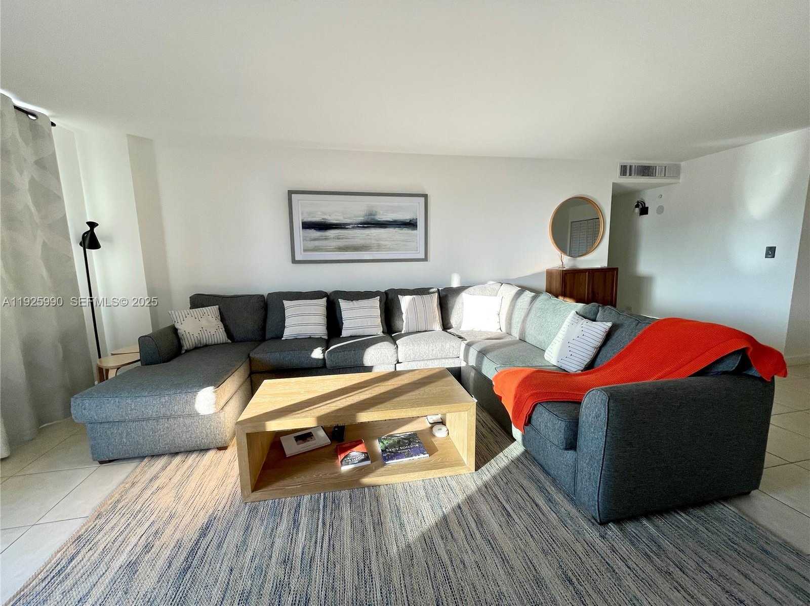 Small Image of 10101 EAST BAY HARBOR DR #402, Bay Harbor Islands Number 6