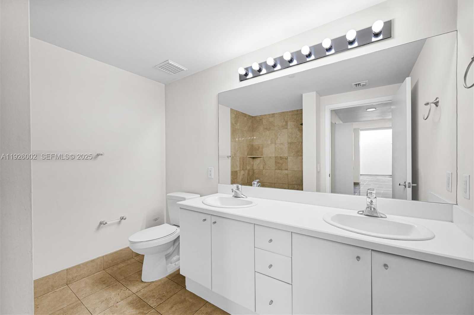 Small Image of 2475 BRICKELL AVE #703, Miami Number 16