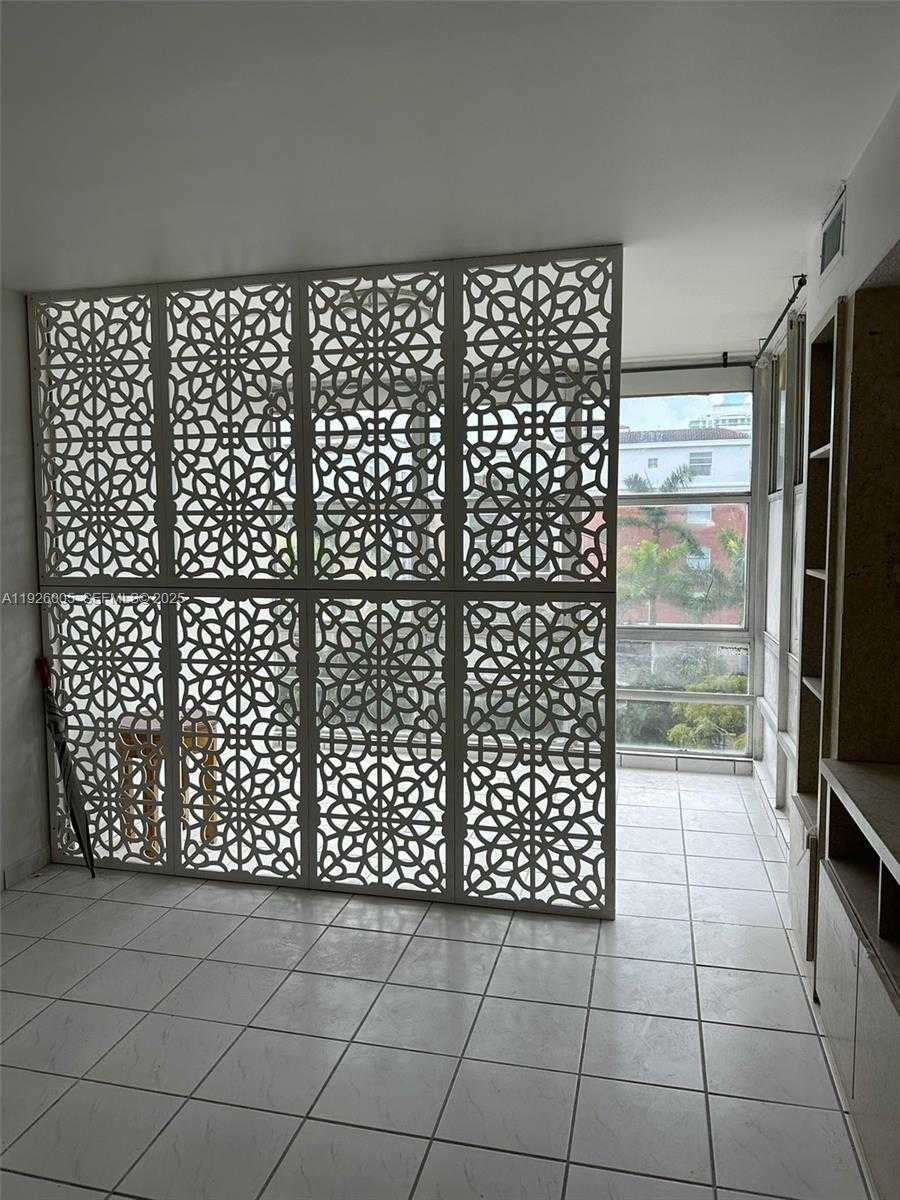 Small Image of 210 172ND ST #542, Sunny Isles Beach Number 2