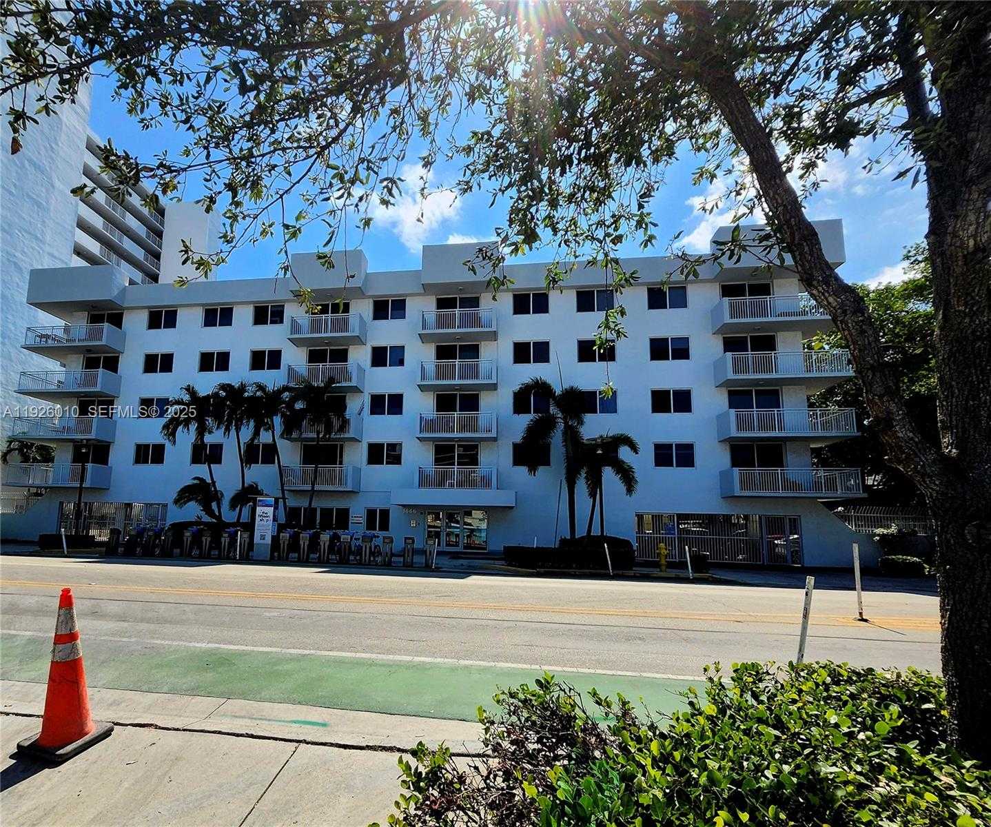 Small Image of 1666 WEST AVE #312, Miami Beach Number 21