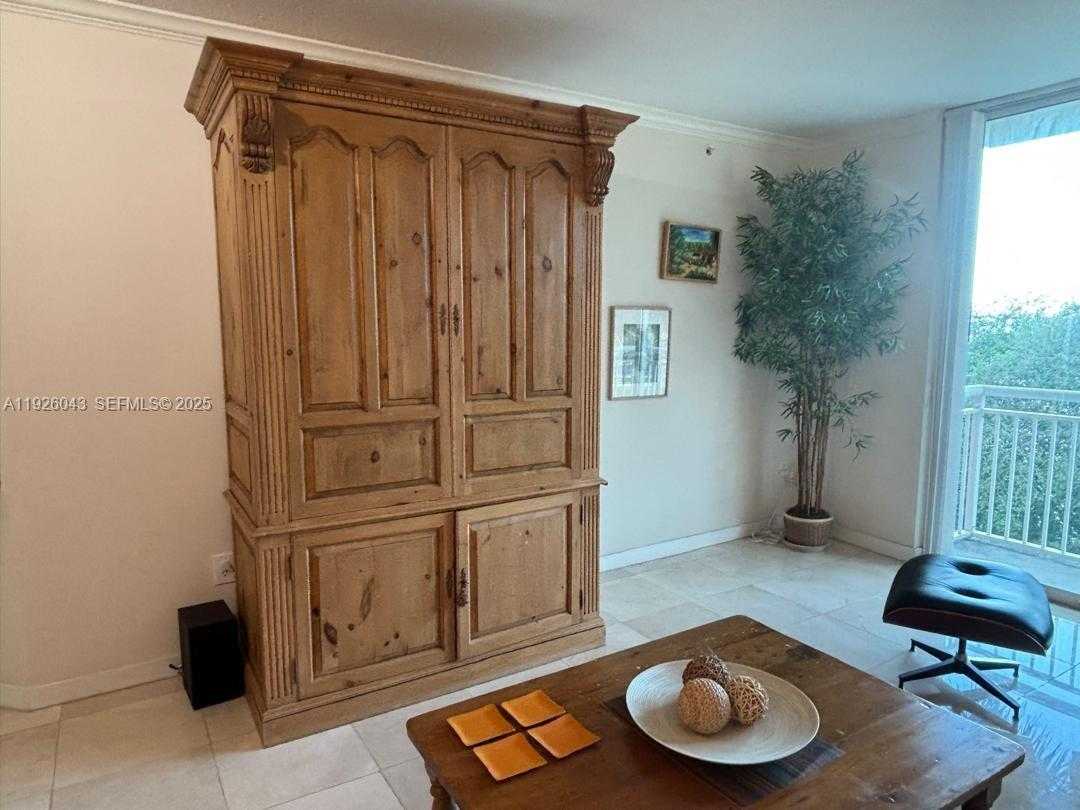 Small Image of 2000 NORTH BAYSHORE DR #318, Miami Number 3