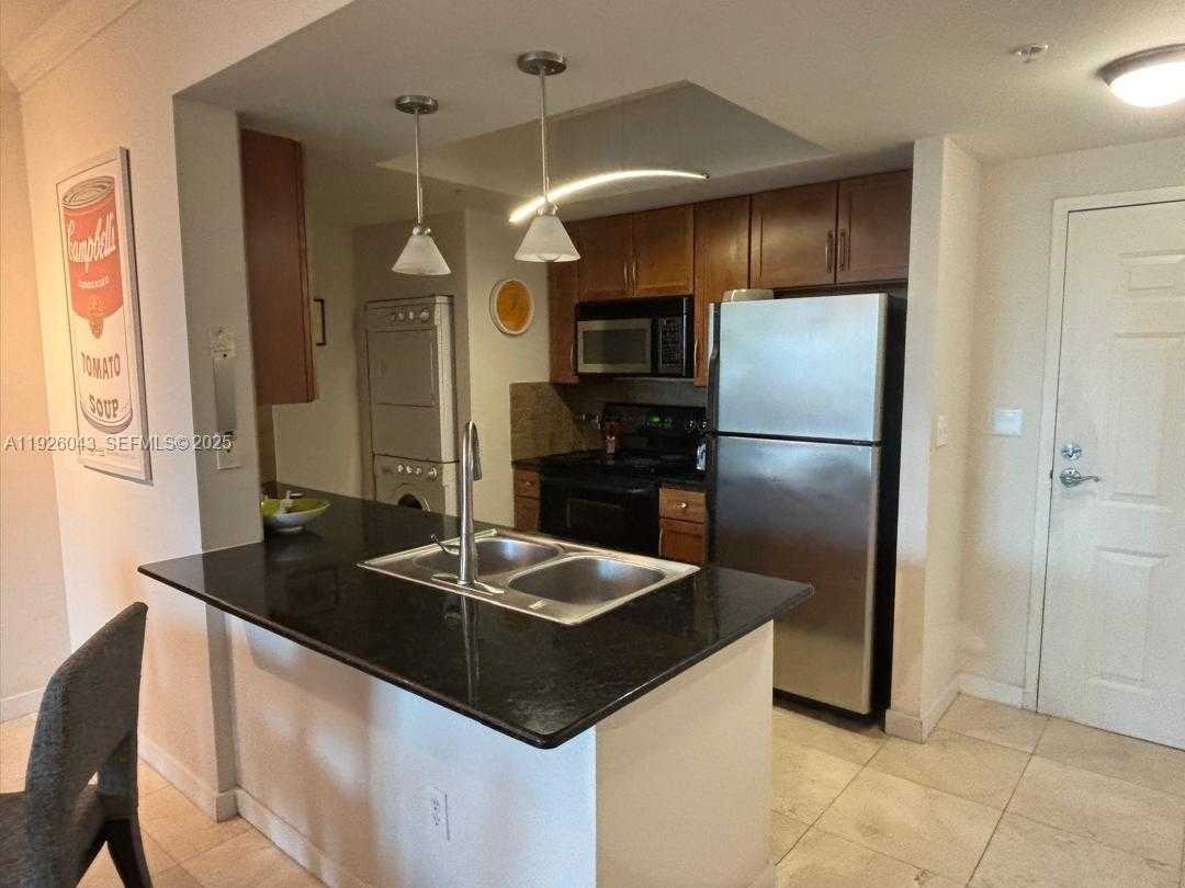 Small Image of 2000 NORTH BAYSHORE DR #318, Miami Number 4