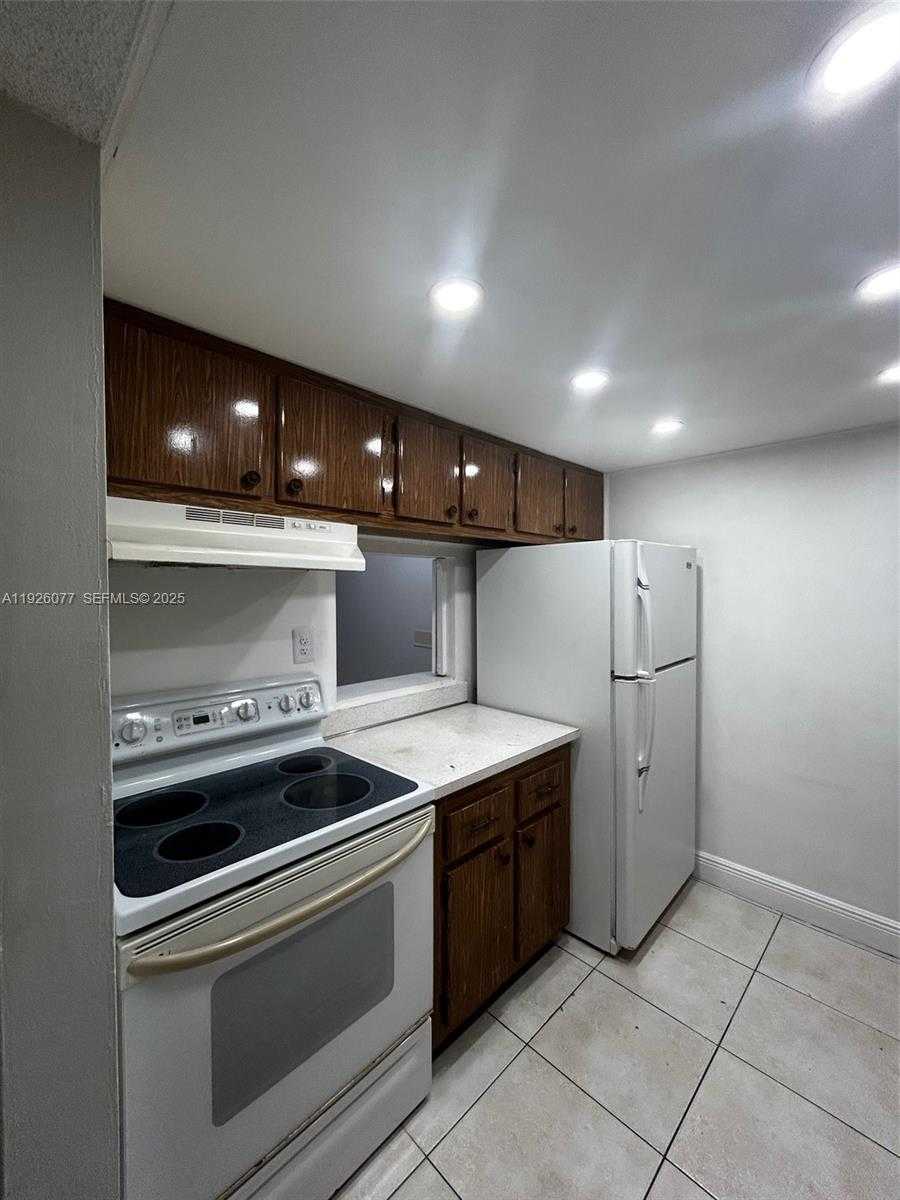 Small Image of 14311 NORTH KENDALL DR #103A, Miami Number 3