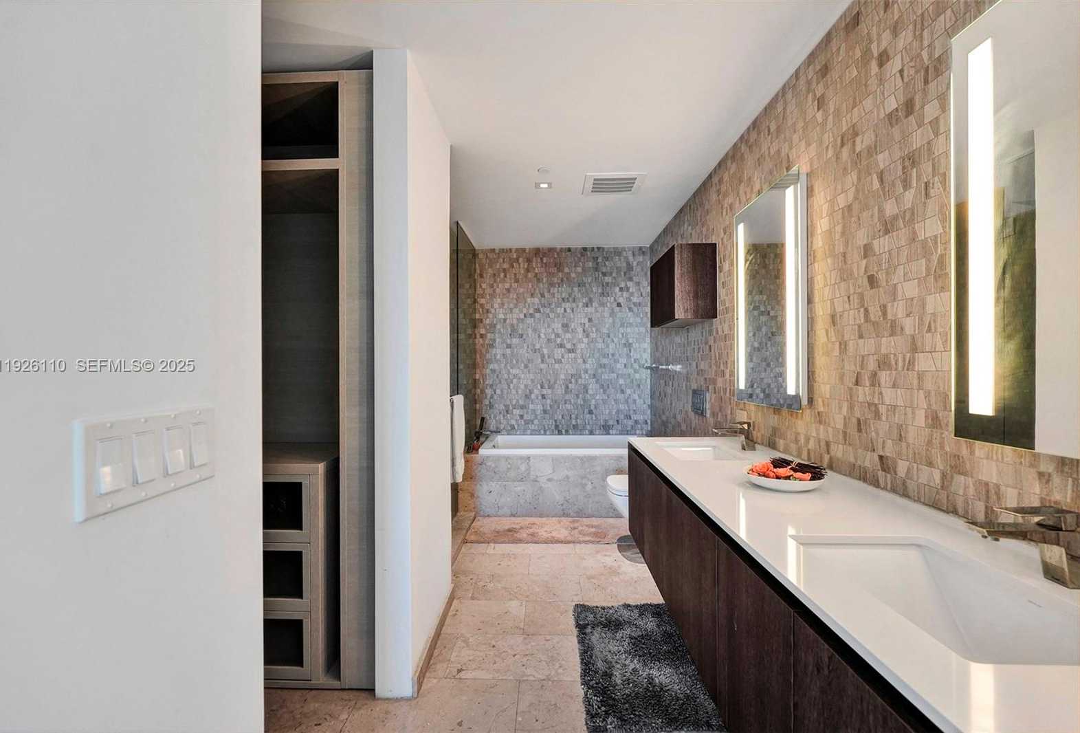 Small Image of 88 SOUTH WEST 7TH ST #2106, Miami Number 45