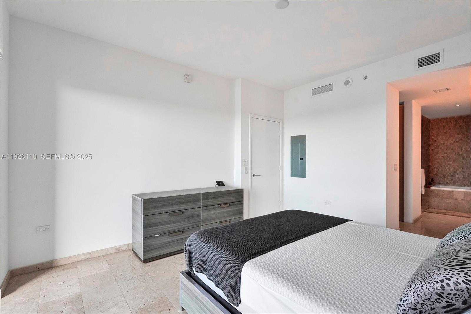 Small Image of 88 SOUTH WEST 7TH ST #2106, Miami Number 49