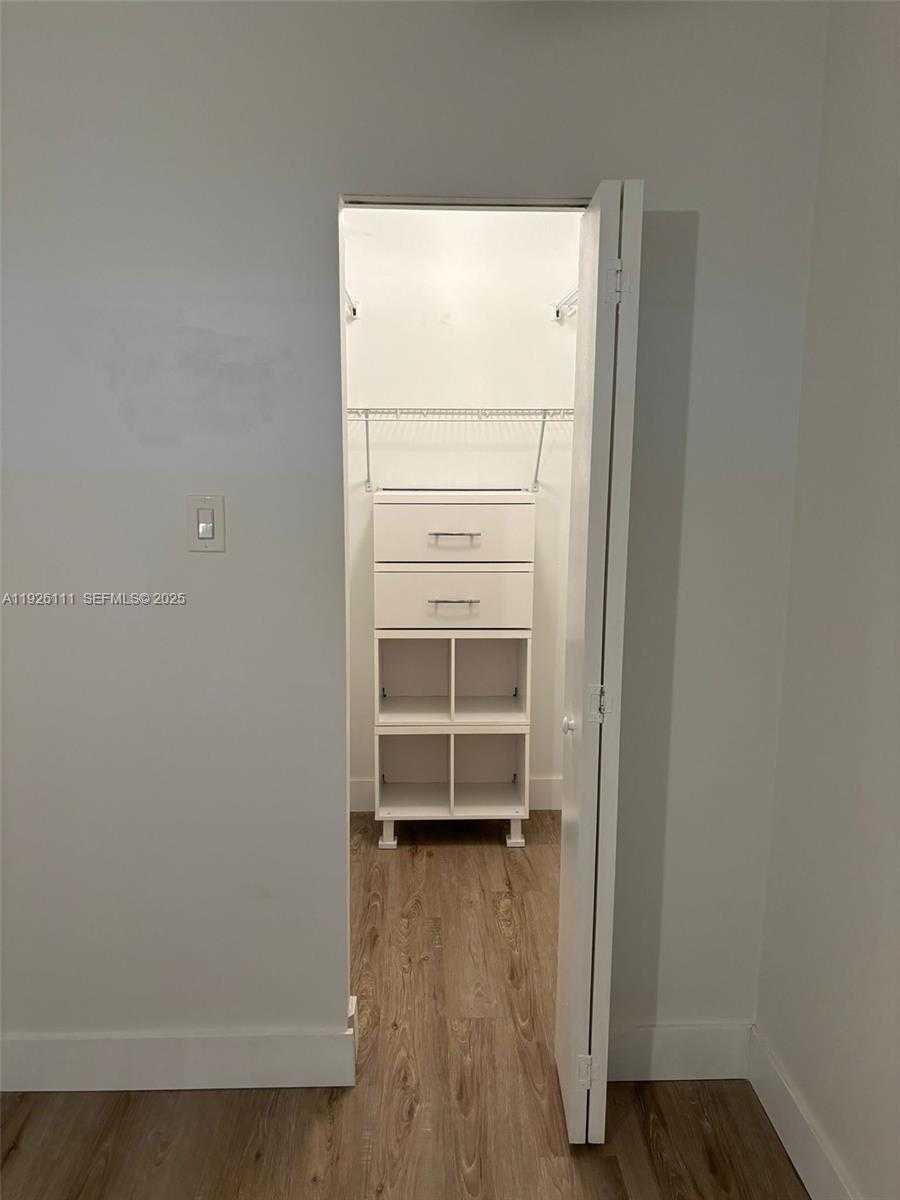 Small Image of 15325 SOUTH WEST 106TH TER #608, Miami Number 5