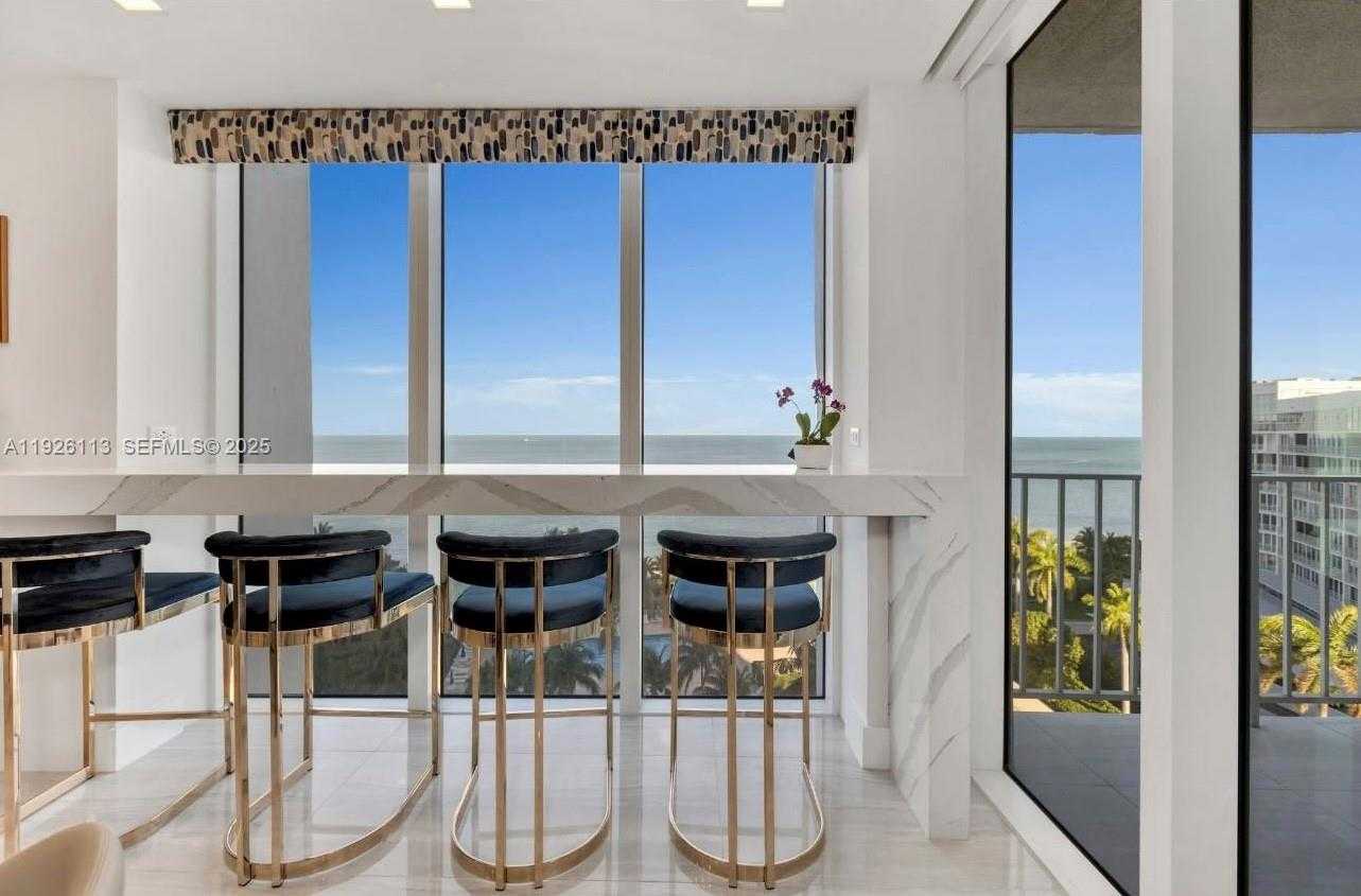 Small Image of 881 OCEAN DR #9C, Key Biscayne Number 2