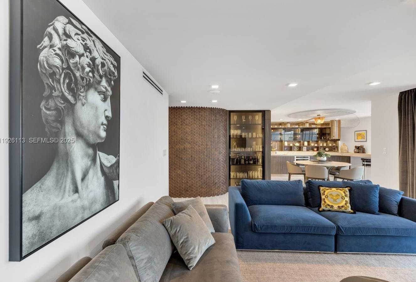 Small Image of 881 OCEAN DR #9C, Key Biscayne Number 3