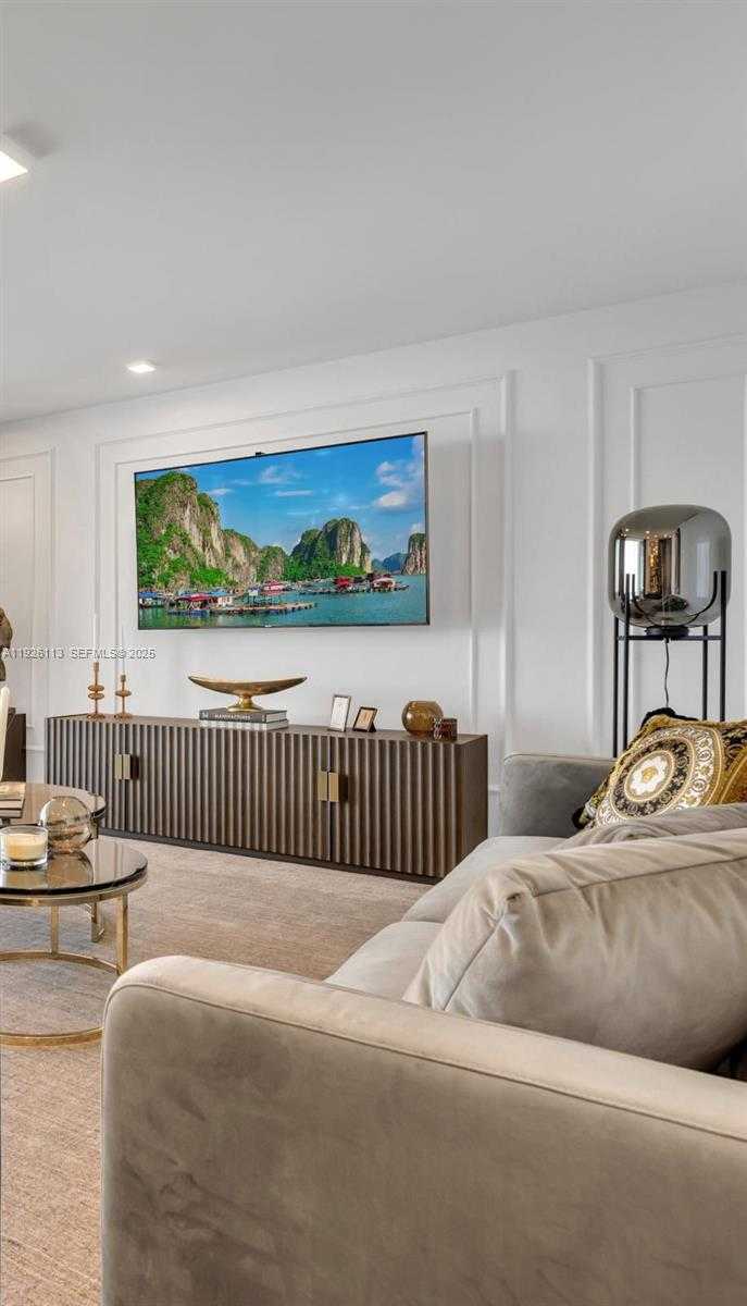 Small Image of 881 OCEAN DR #9C, Key Biscayne Number 5