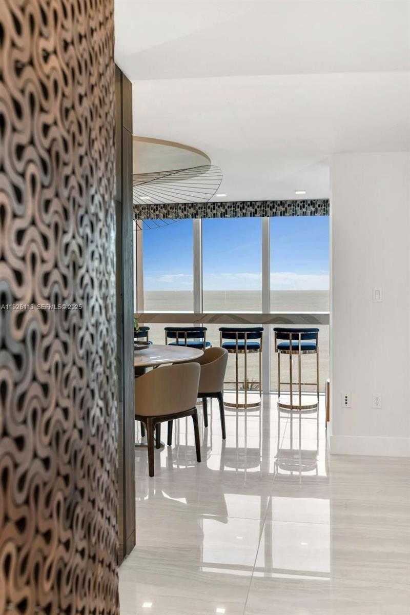 Small Image of 881 OCEAN DR #9C, Key Biscayne Number 6
