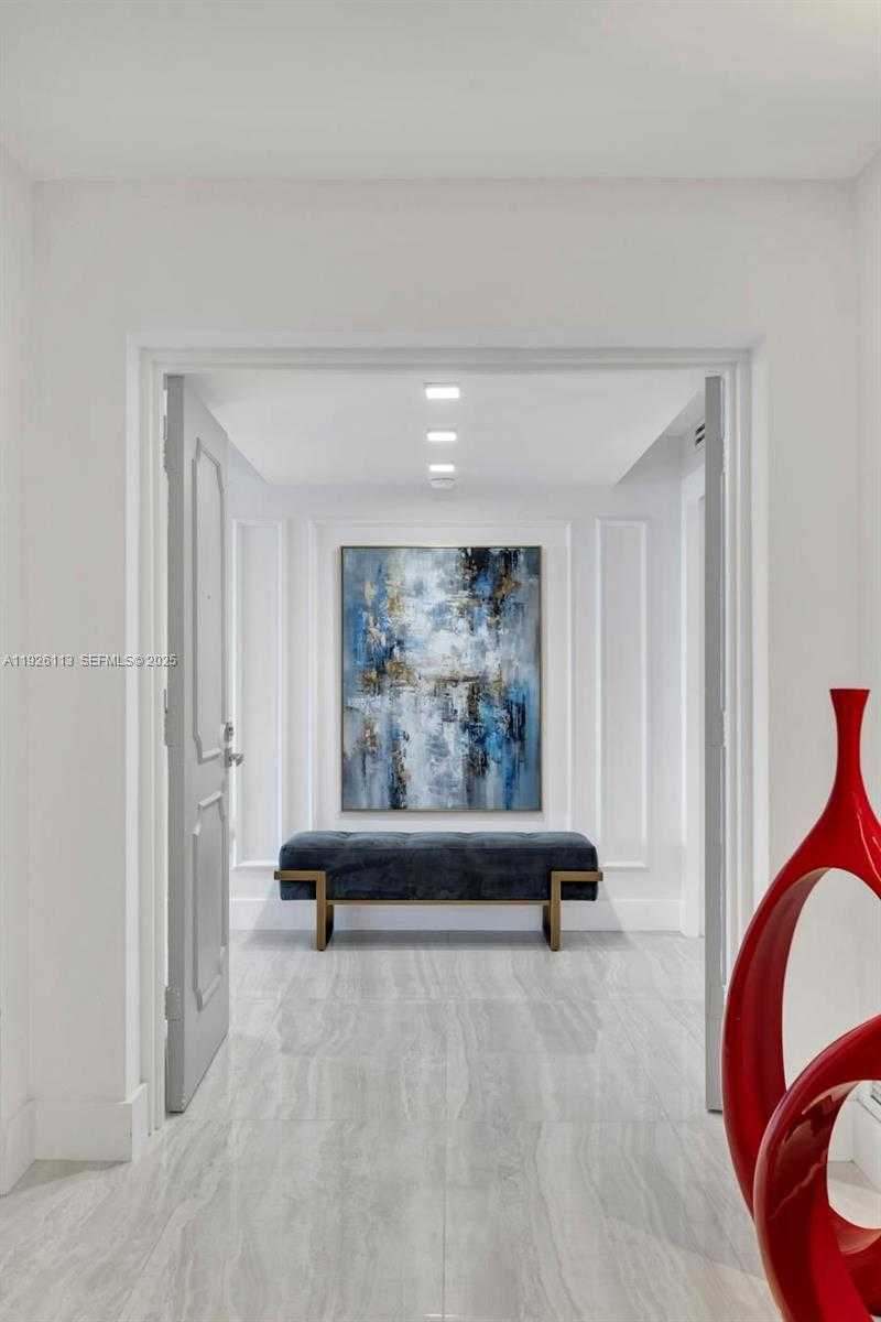 Small Image of 881 OCEAN DR #9C, Key Biscayne Number 9