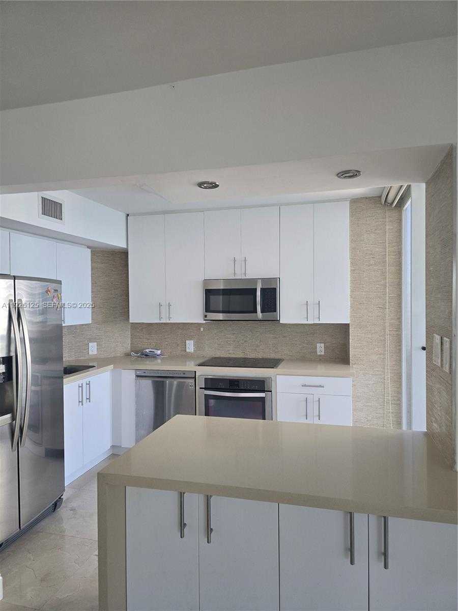 Small Image of 6301 COLLINS AVE #2508, Miami Beach Number 17