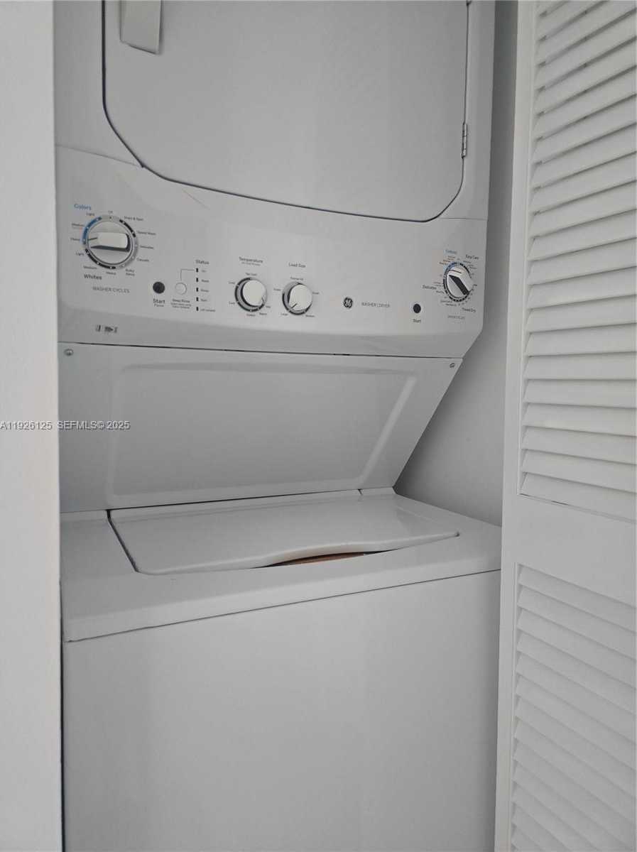 Small Image of 6301 COLLINS AVE #2508, Miami Beach Number 25