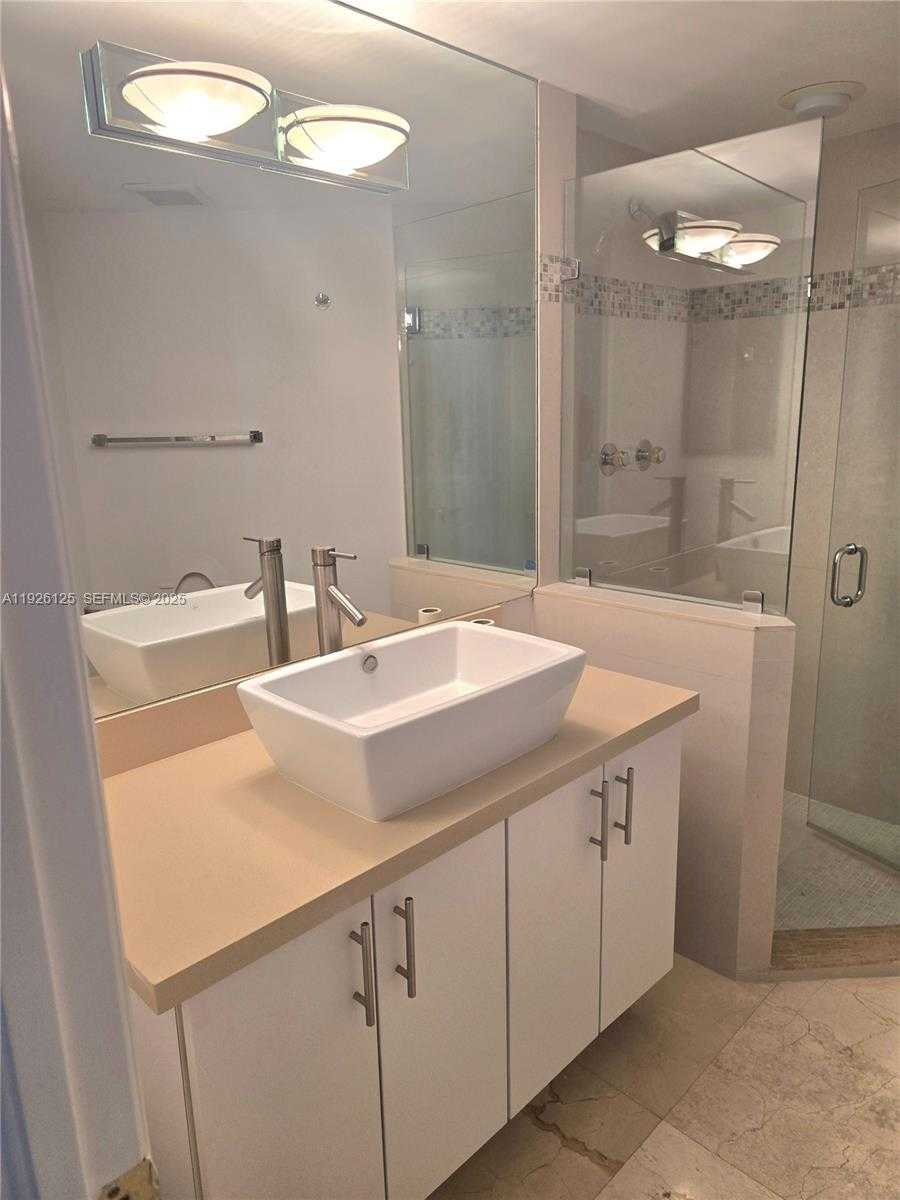 Small Image of 6301 COLLINS AVE #2508, Miami Beach Number 26