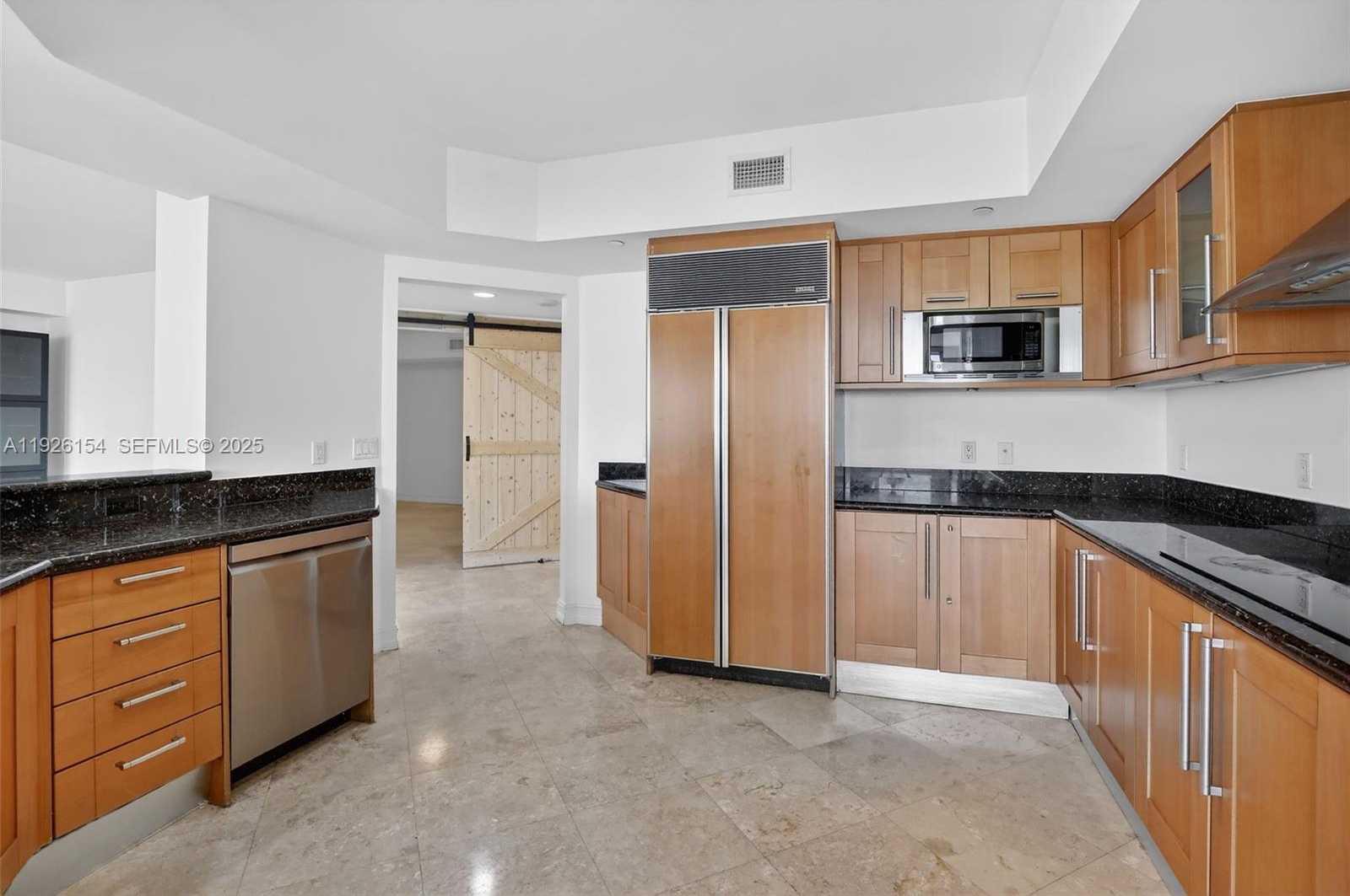 Small Image of 3301 NORTH EAST 183 ST #906, Aventura Number 8