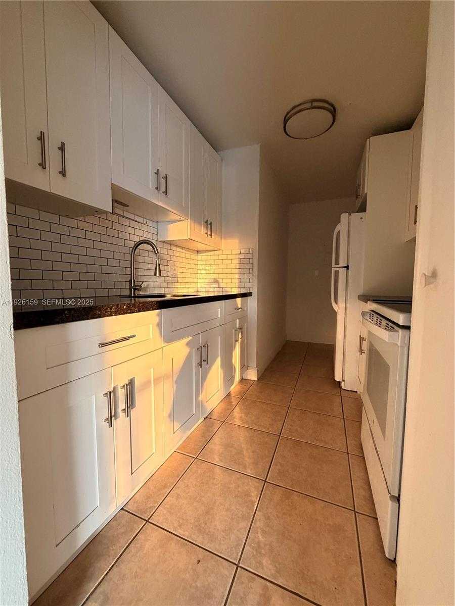 Small Image of 7250 SOUTH WEST 94TH PL #B8, Miami Number 6