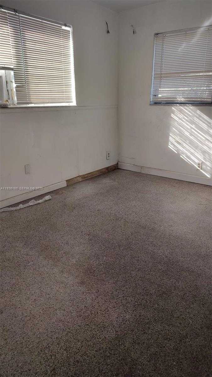 Imagen de Pequeño Objeto