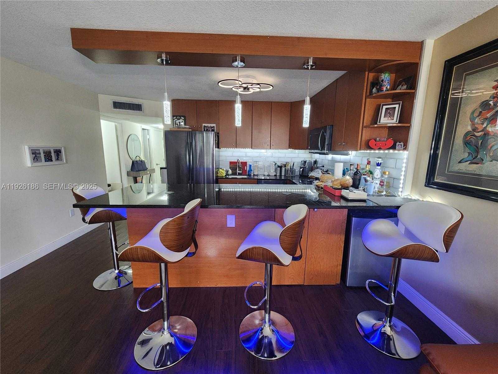 Small Image of 2801 NORTH EAST 183RD ST #310W, Aventura Number 1