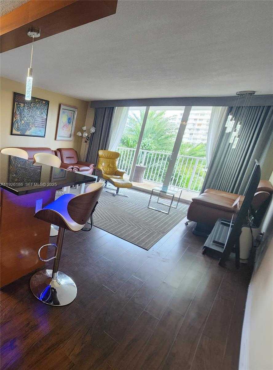 Small Image of 2801 NORTH EAST 183RD ST #310W, Aventura Number 4
