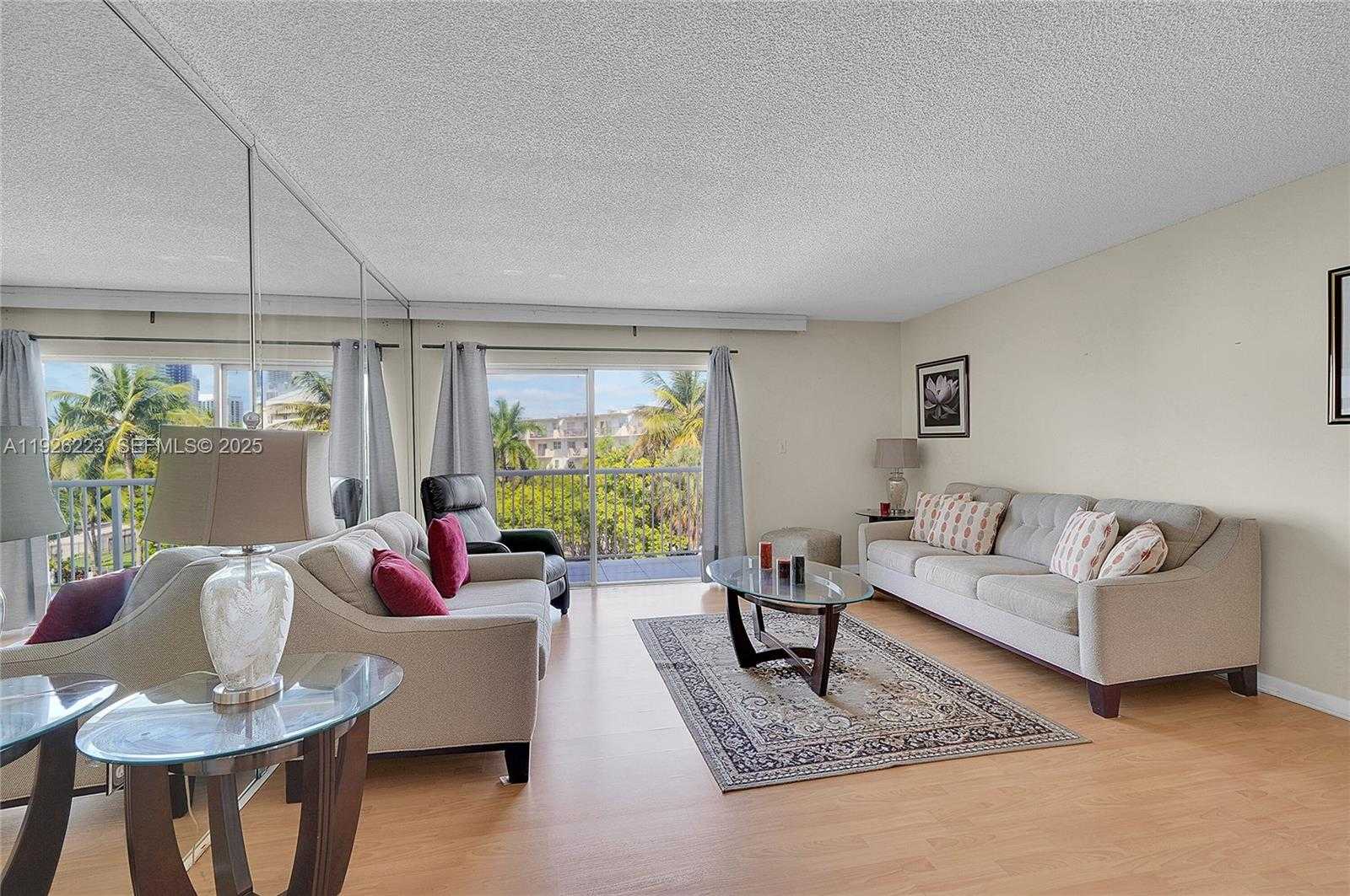 Small Image of 17800 ATLANTIC BLVD #409, Sunny Isles Beach Number 10