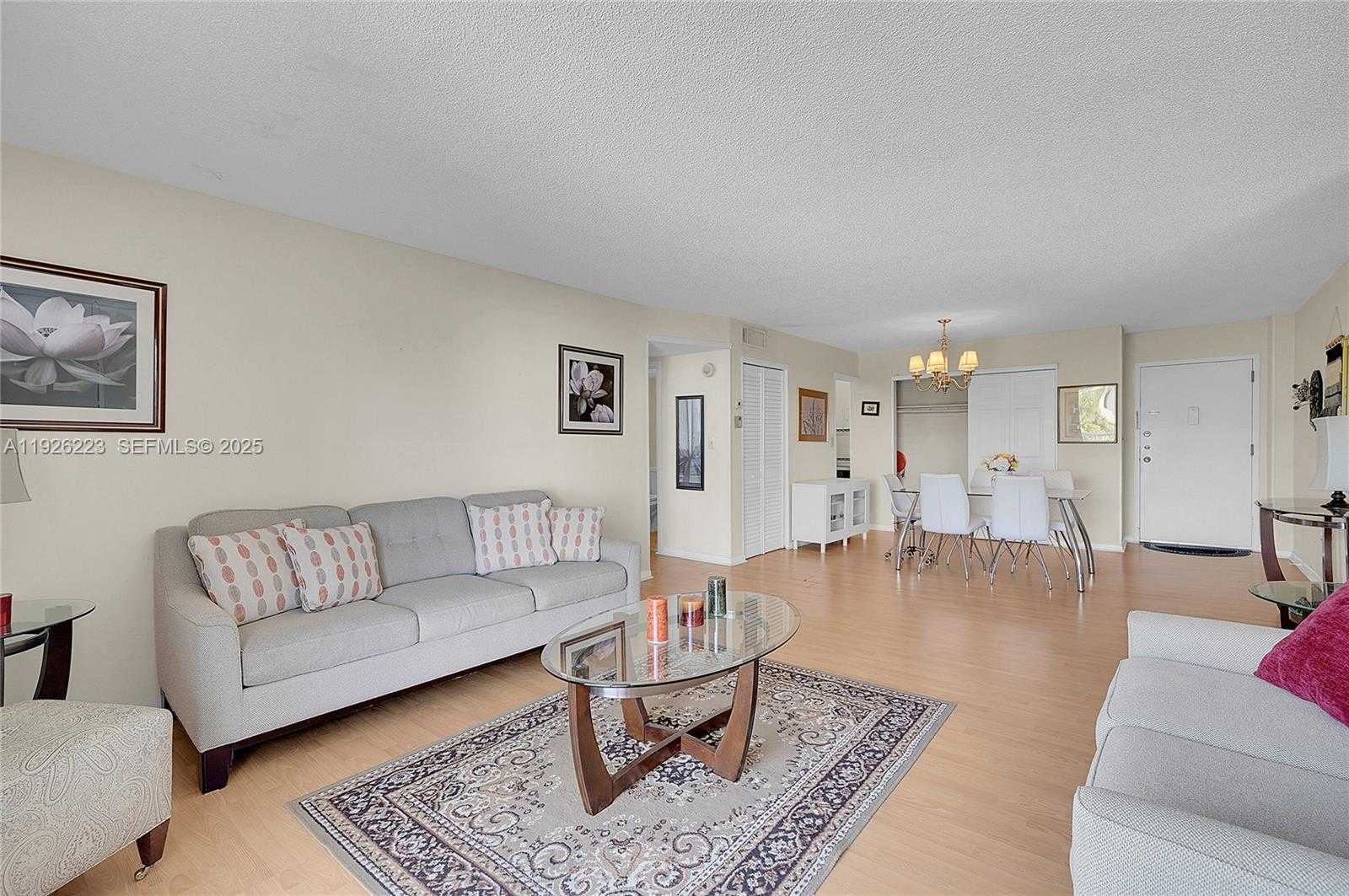 Small Image of 17800 ATLANTIC BLVD #409, Sunny Isles Beach Number 11