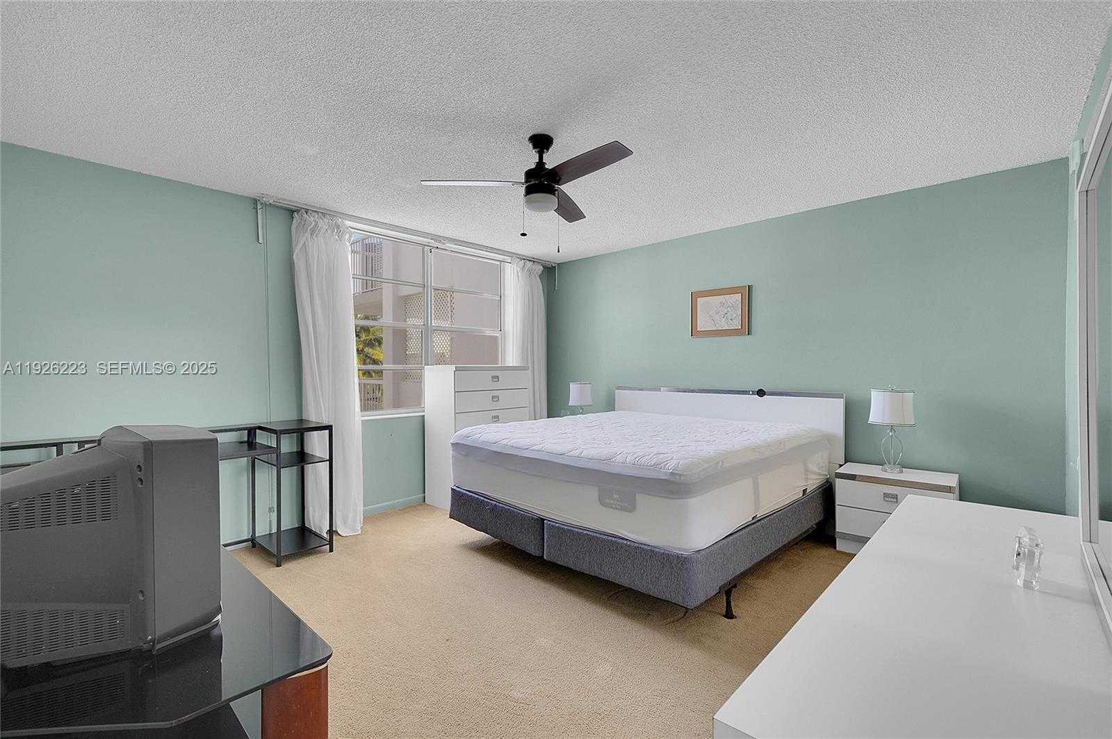 Small Image of 17800 ATLANTIC BLVD #409, Sunny Isles Beach Number 13