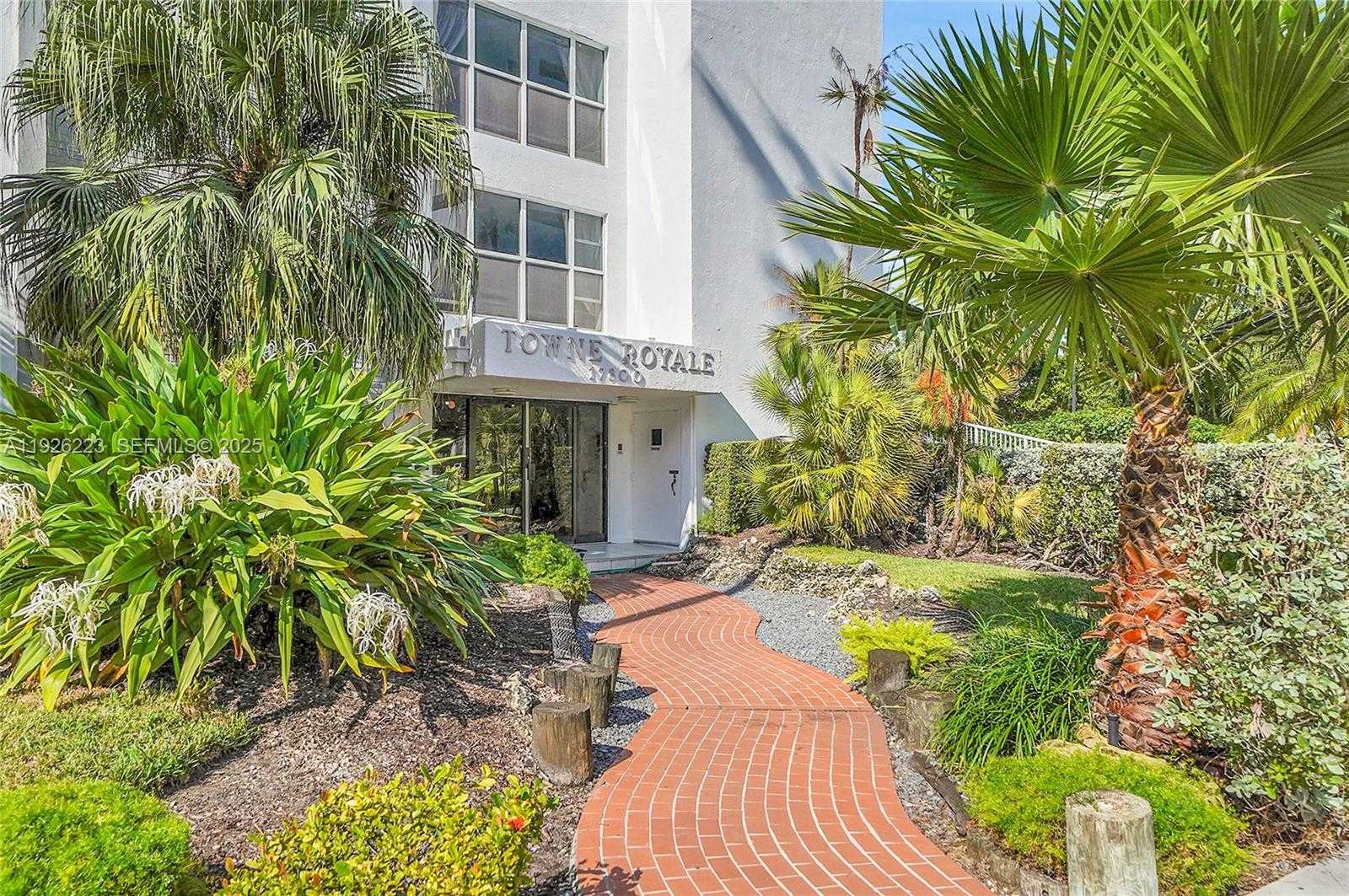 Small Image of 17800 ATLANTIC BLVD #409, Sunny Isles Beach Number 2