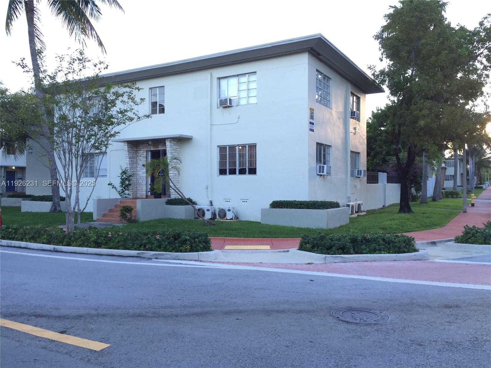 Small Image of 8340 CRESPI BLVD #19, Miami Beach Number 10