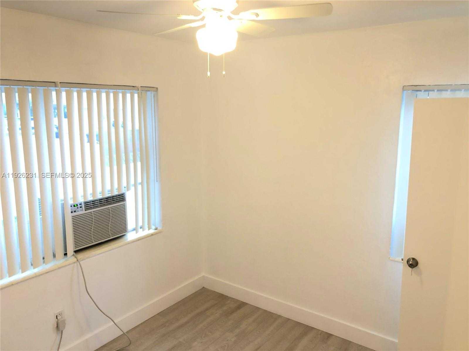 Small Image of 8340 CRESPI BLVD #19, Miami Beach Number 16