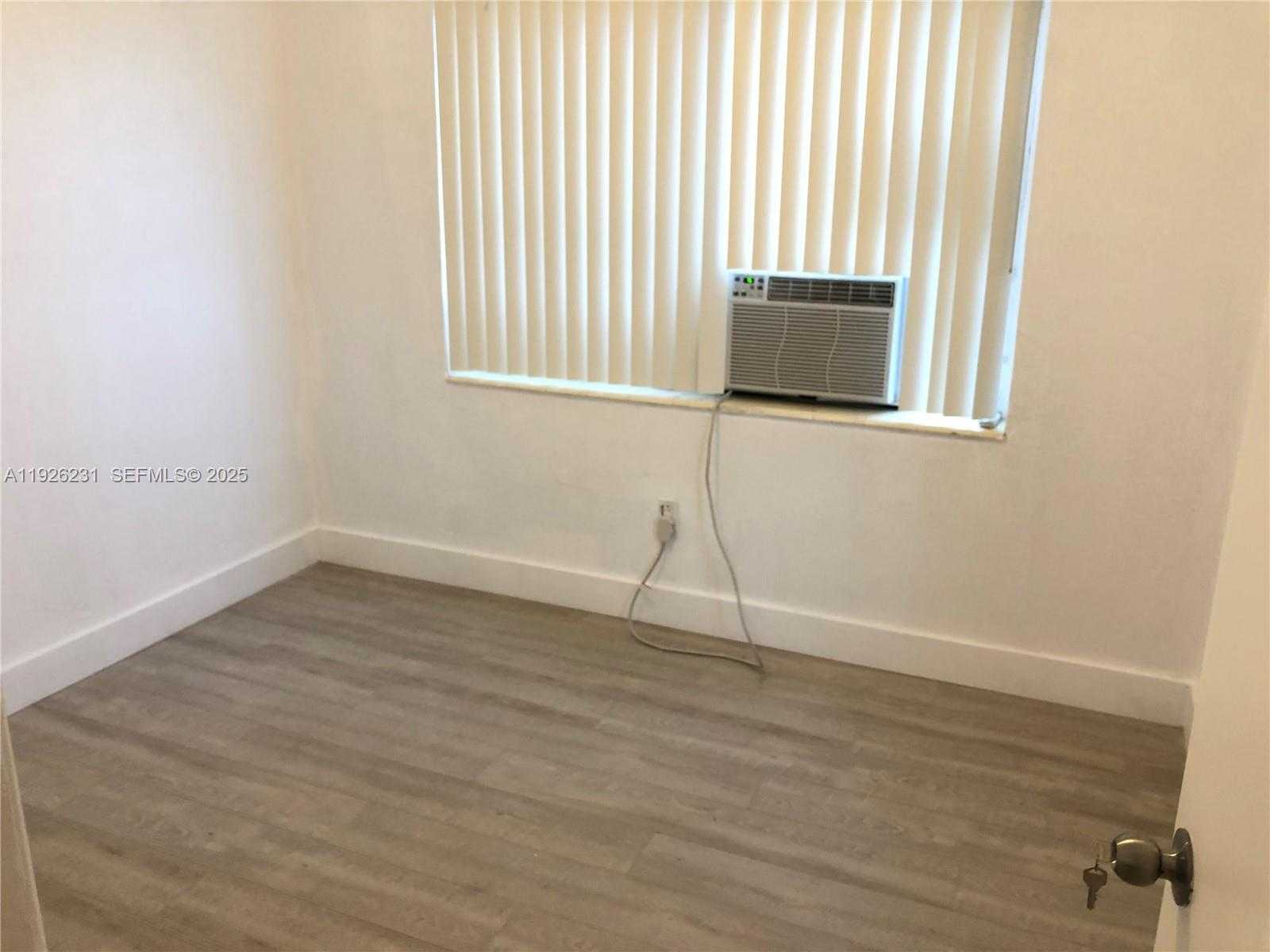 Small Image of 8340 CRESPI BLVD #19, Miami Beach Number 18