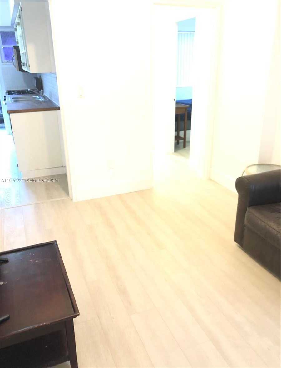 Small Image of 8340 CRESPI BLVD #19, Miami Beach Number 25