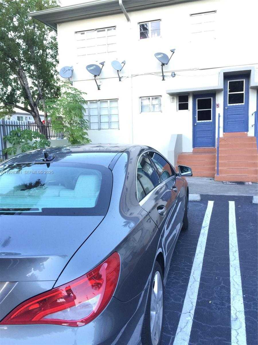 Small Image of 8340 CRESPI BLVD #19, Miami Beach Number 28