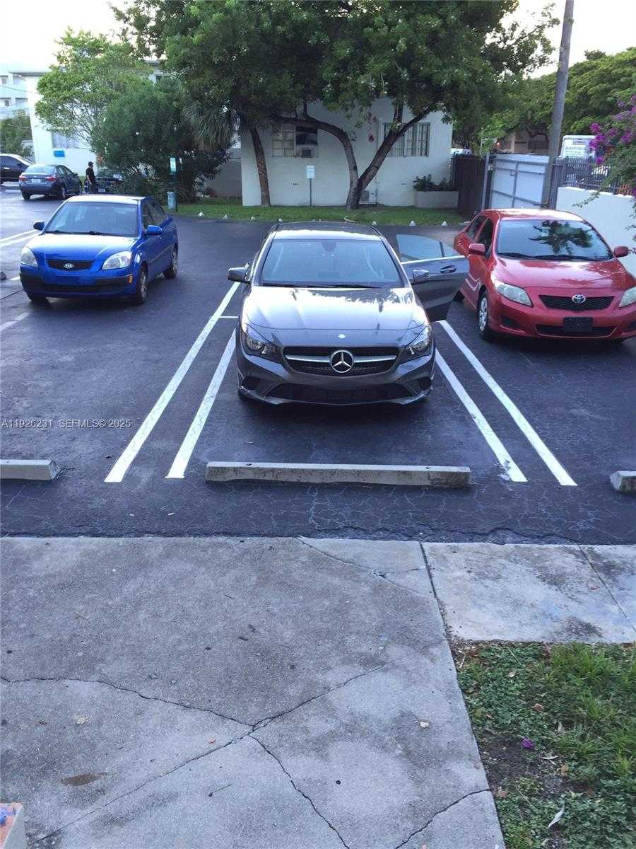 Small Image of 8340 CRESPI BLVD #19, Miami Beach Number 29