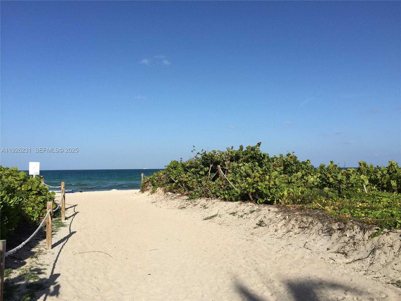 Small Image of 8340 CRESPI BLVD #19, Miami Beach Number 3