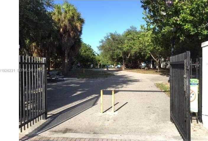 Small Image of 8340 CRESPI BLVD #19, Miami Beach Number 37